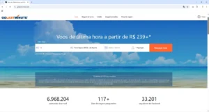 Interface do site GoLastMinute exibindo campo de pesquisa de voos para Porto Seguro com fundo de praia e céu azul.